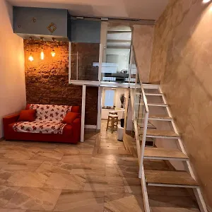 da-marieddu2-lovely-accommodation-in-catania-city.taorminaitalyhotels.com/